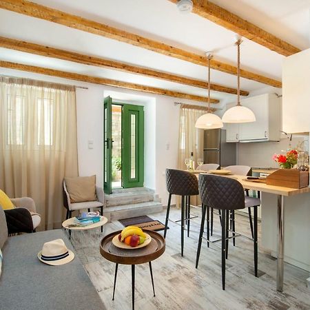 Loggos Couple Suite By Konnect Longós Exterior foto